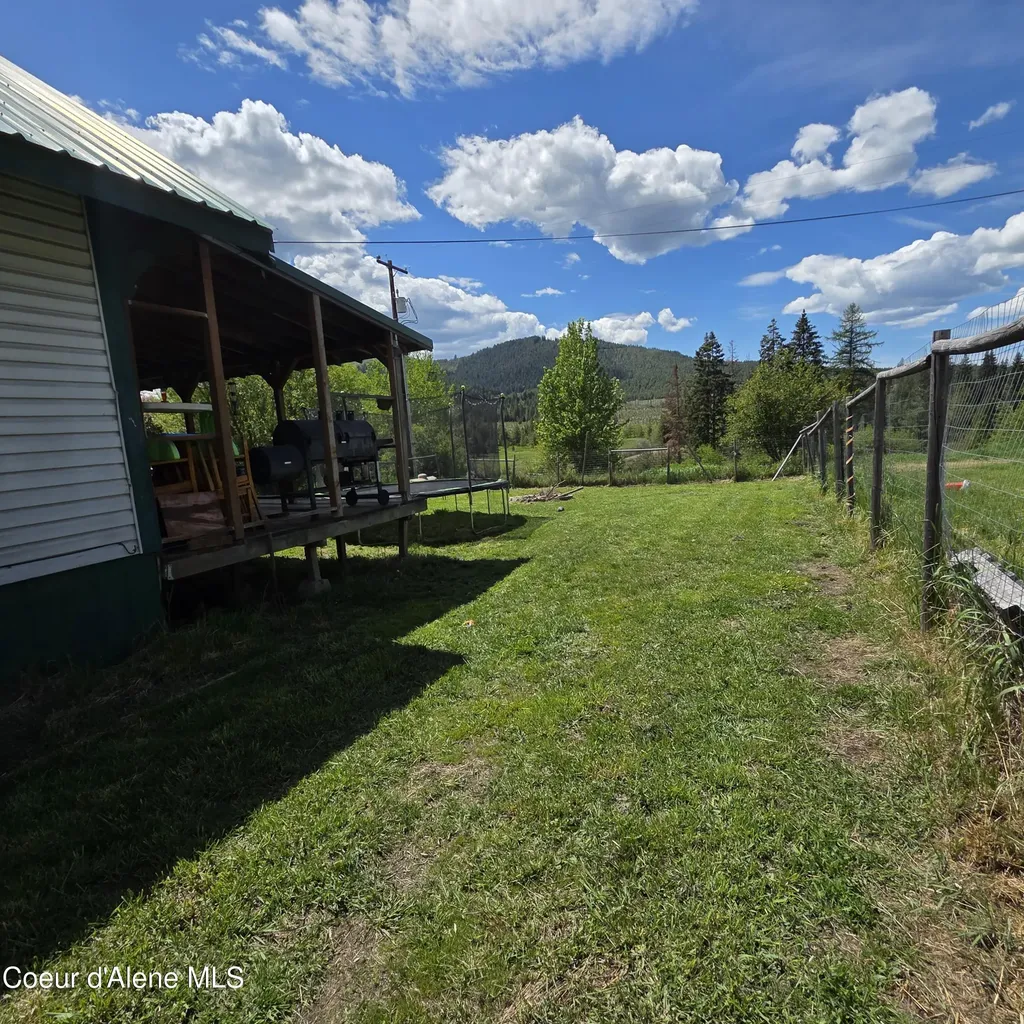 64042 S Highway 3 S Fernwood ID 83830