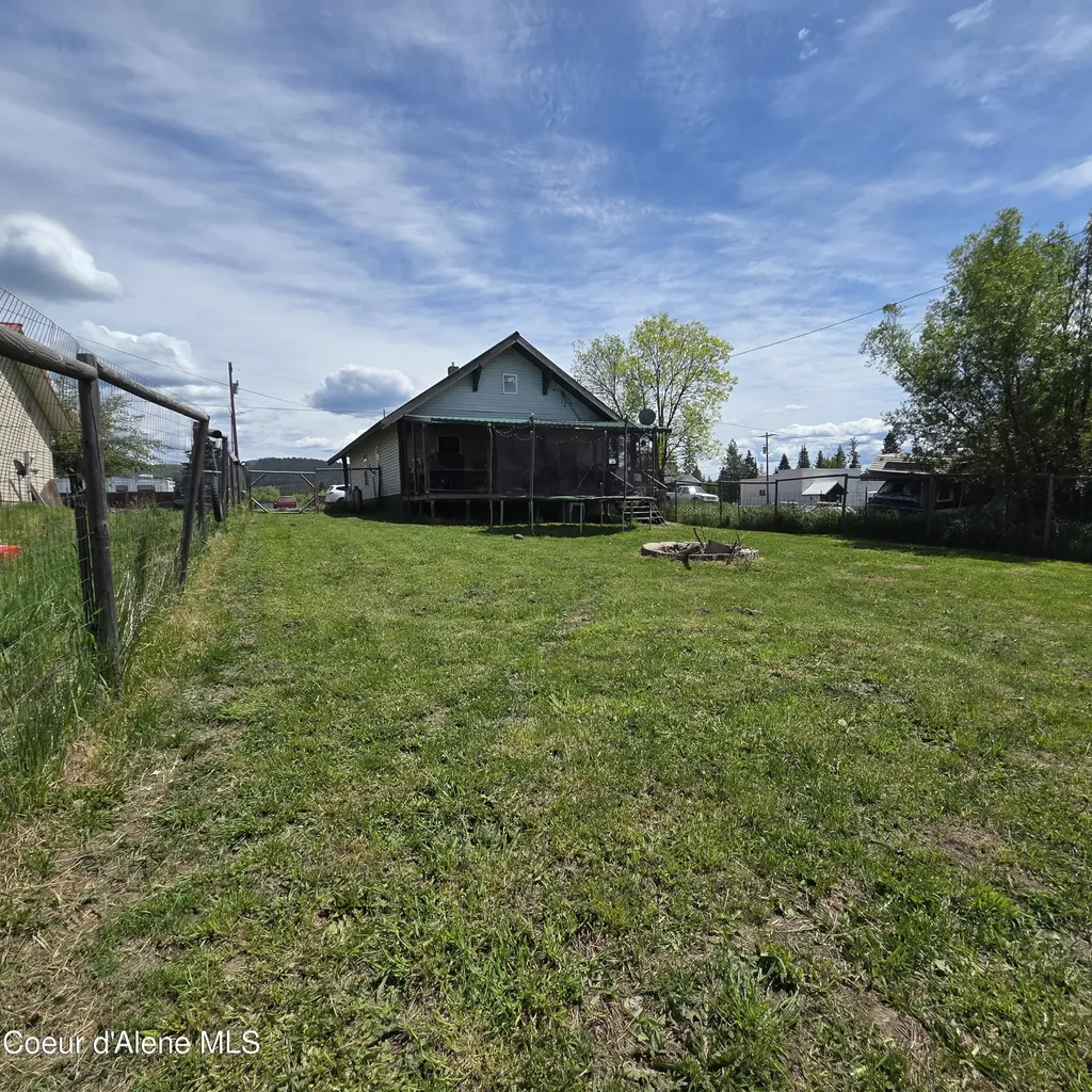 64042 S Highway 3 S Fernwood ID 83830