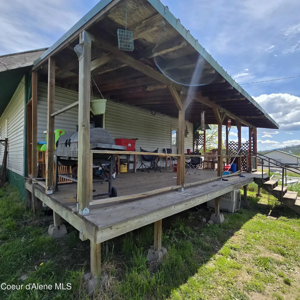 64042 S Highway 3 S Fernwood ID 83830