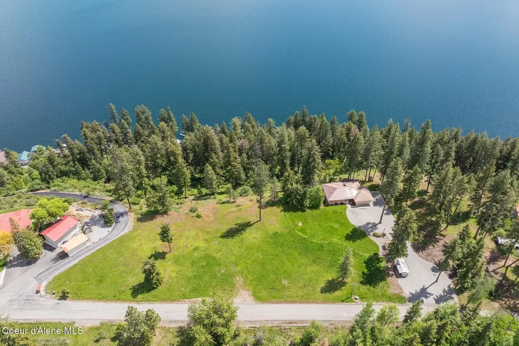 5977 E Mcmahon Road Hayden ID 83835