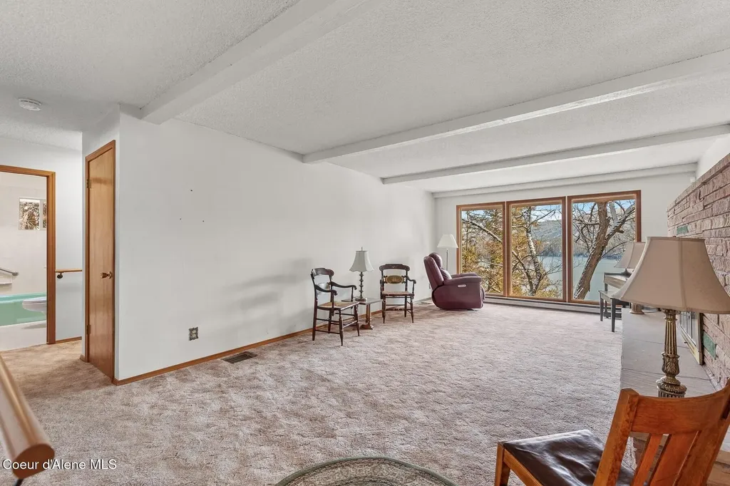 5977 E Mcmahon Road Hayden ID 83835