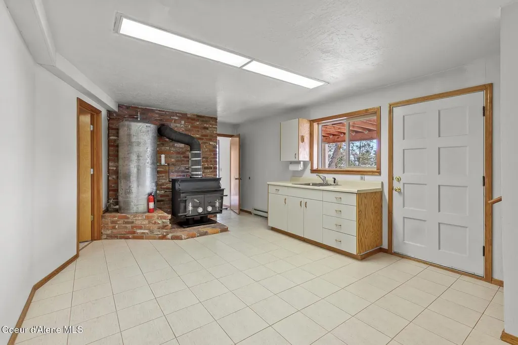 5977 E Mcmahon Road Hayden ID 83835