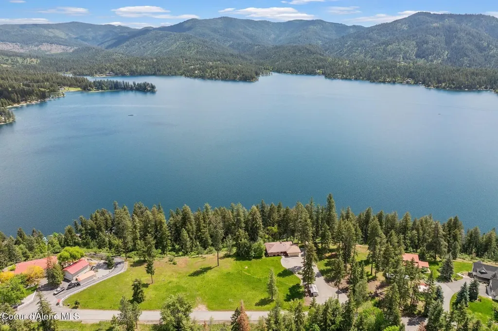 5977 E Mcmahon Road Hayden ID 83835