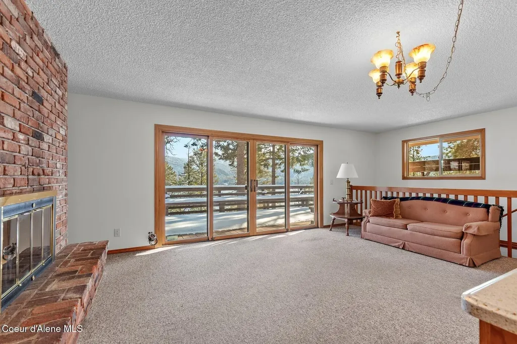 5977 E Mcmahon Road Hayden ID 83835