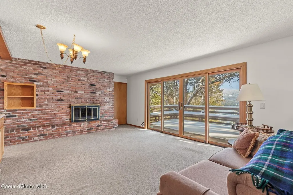 5977 E Mcmahon Road Hayden ID 83835