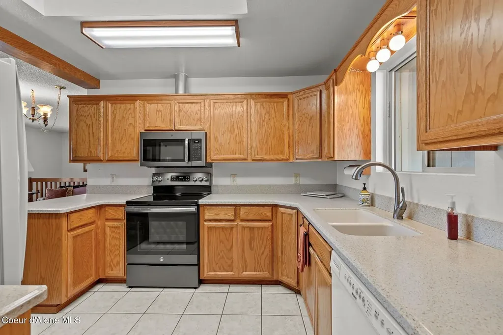 5977 E Mcmahon Road Hayden ID 83835