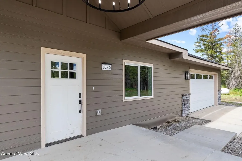 5240 Vay Road Priest River ID 83856