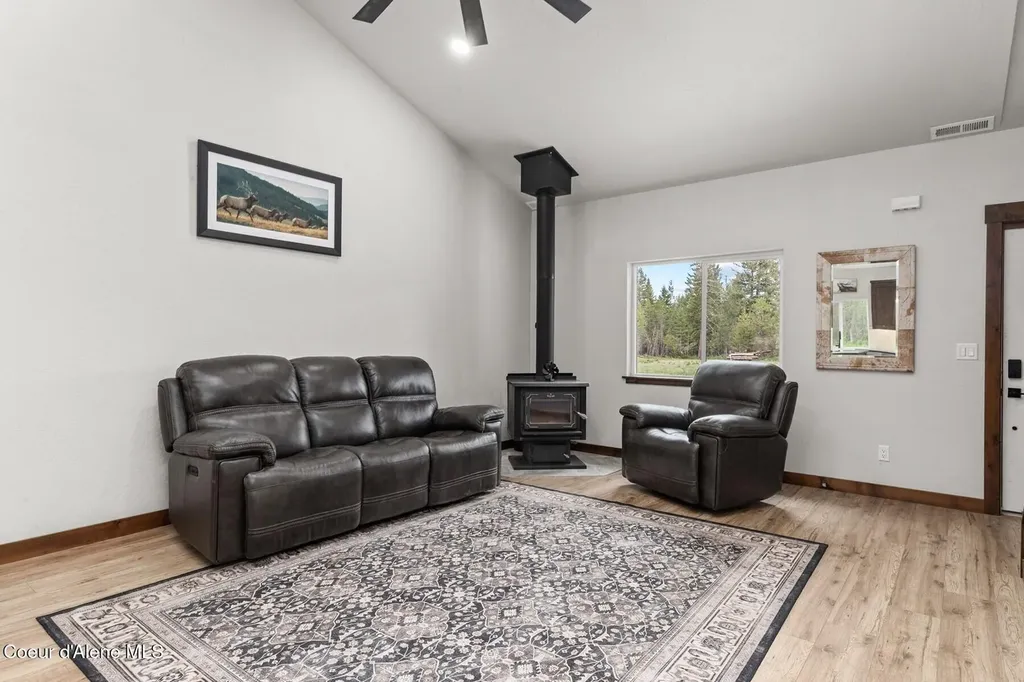 5240 Vay Road Priest River ID 83856