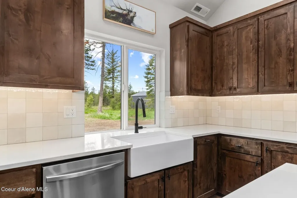 5240 Vay Road Priest River ID 83856