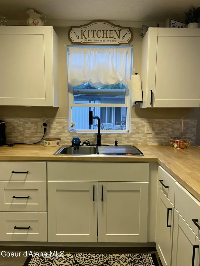8582 W Park Loop Rathdrum ID 83858