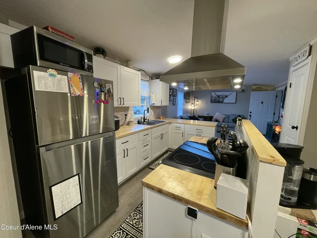 8582 W Park Loop Rathdrum ID 83858
