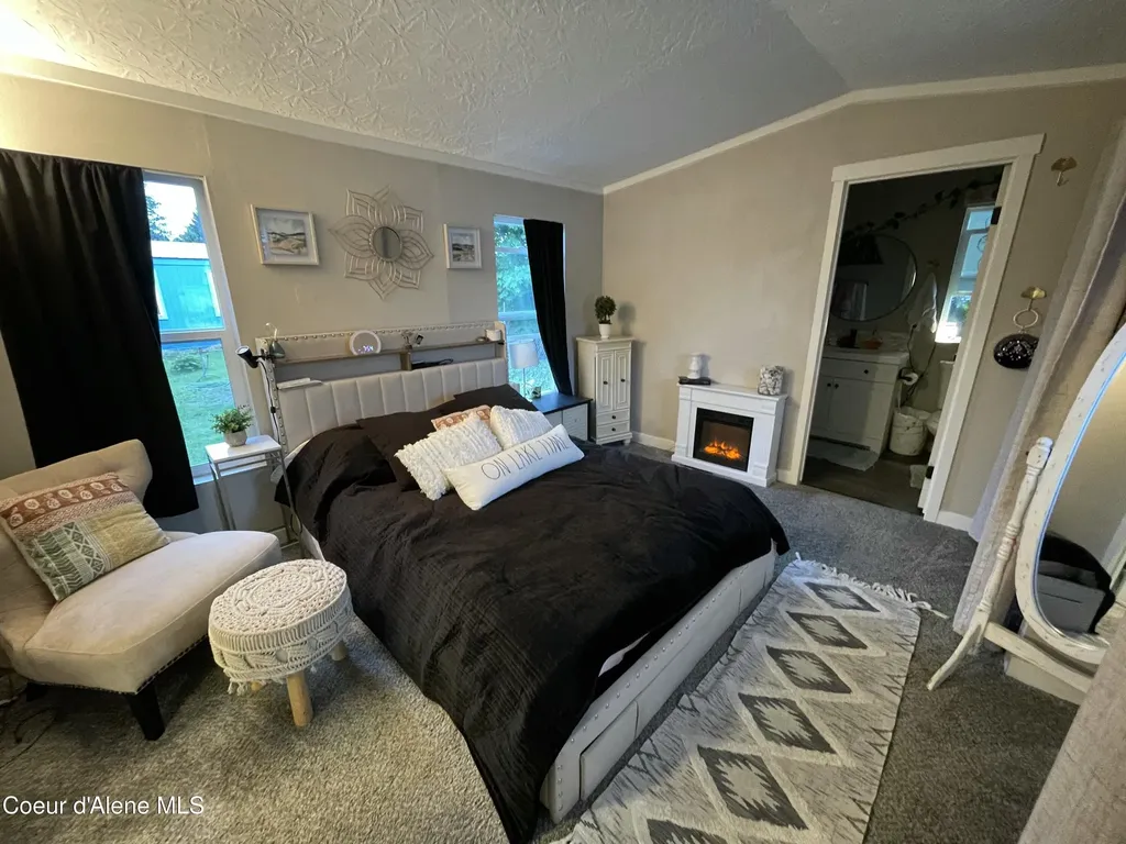 8582 W Park Loop Rathdrum ID 83858