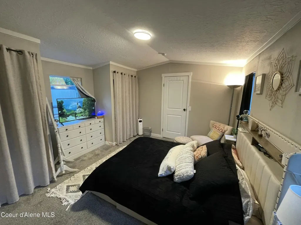 8582 W Park Loop Rathdrum ID 83858