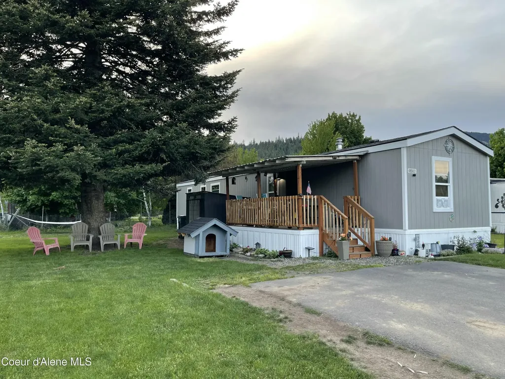 8582 W Park Loop Rathdrum ID 83858