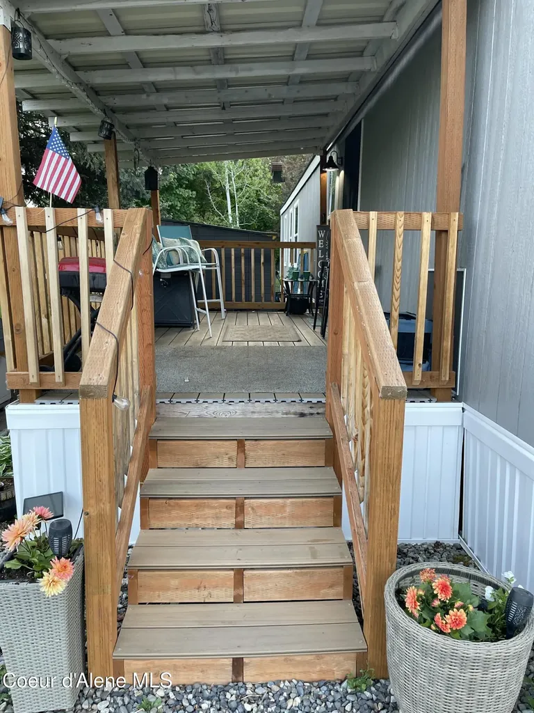 8582 W Park Loop Rathdrum ID 83858