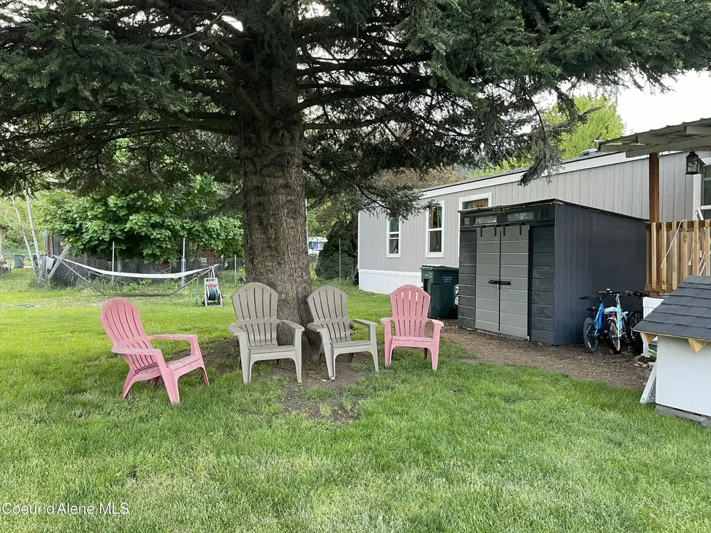 8582 W Park Loop Rathdrum ID 83858