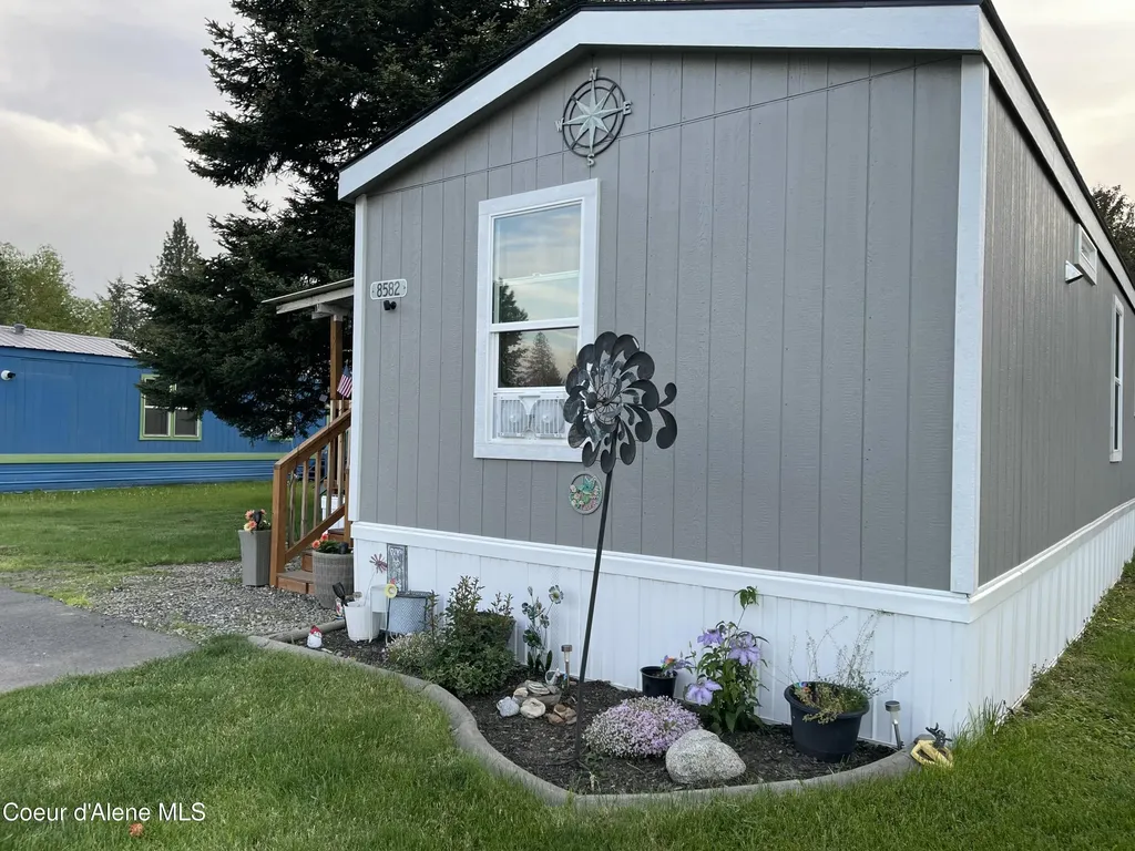8582 W Park Loop Rathdrum ID 83858
