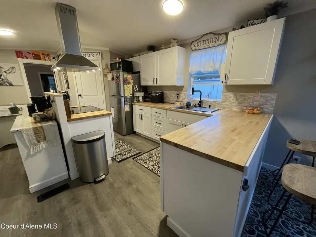 8582 W Park Loop Rathdrum ID 83858