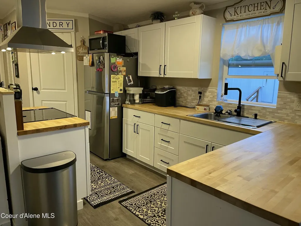 8582 W Park Loop Rathdrum ID 83858