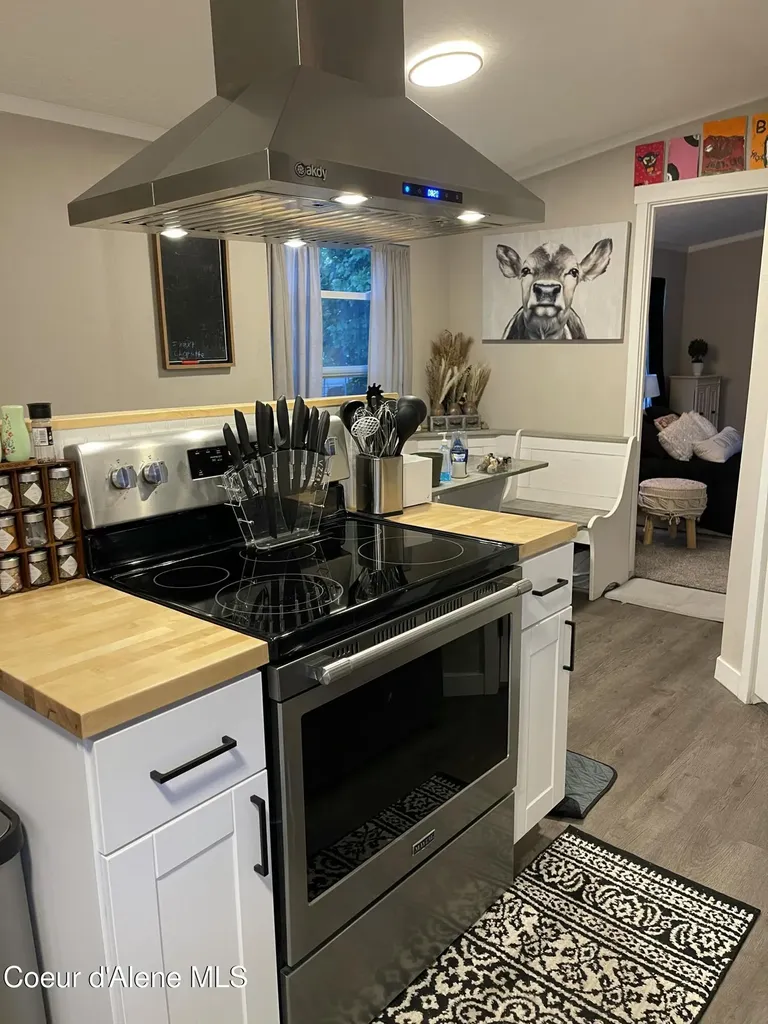 8582 W Park Loop Rathdrum ID 83858