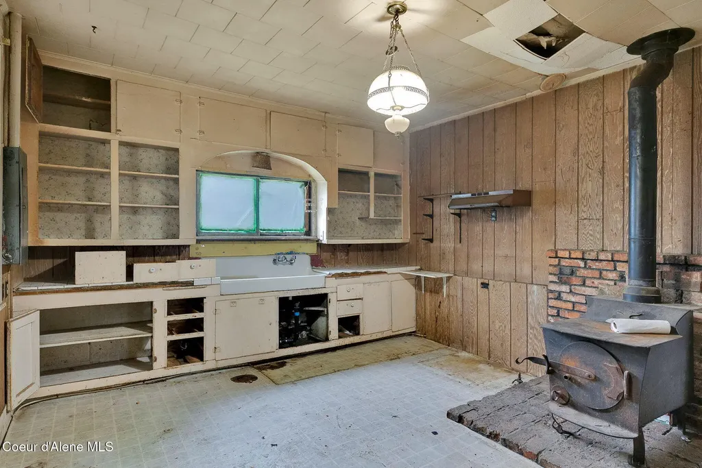 905 N Boyer Avenue Sandpoint ID 83864