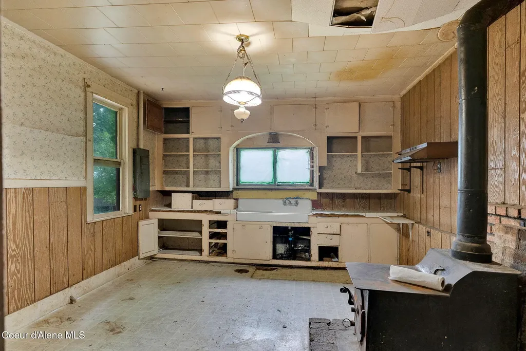 905 N Boyer Avenue Sandpoint ID 83864