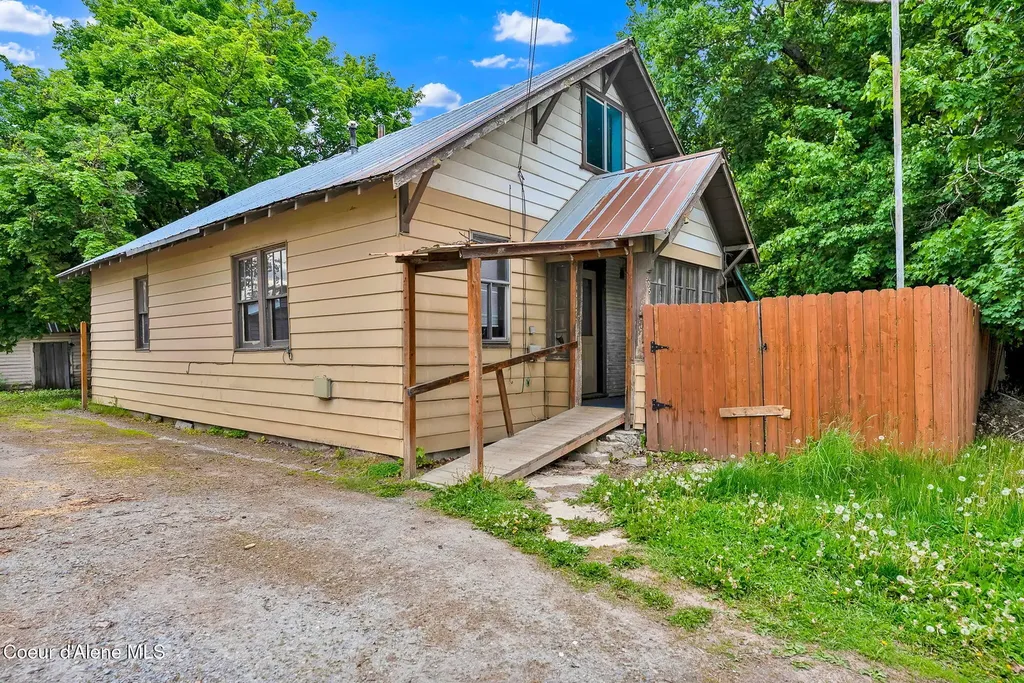 905 N Boyer Avenue Sandpoint ID 83864
