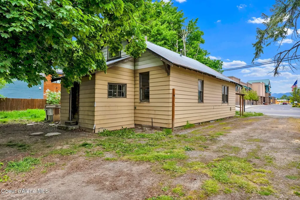 905 N Boyer Avenue Sandpoint ID 83864