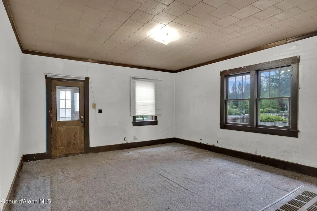 905 N Boyer Avenue Sandpoint ID 83864