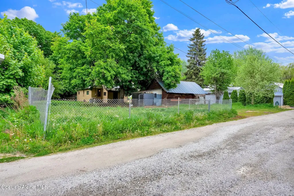 905 N Boyer Avenue Sandpoint ID 83864