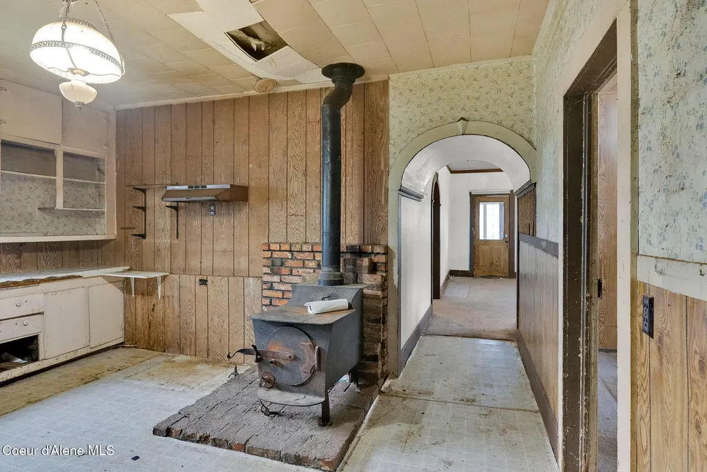 905 N Boyer Avenue Sandpoint ID 83864
