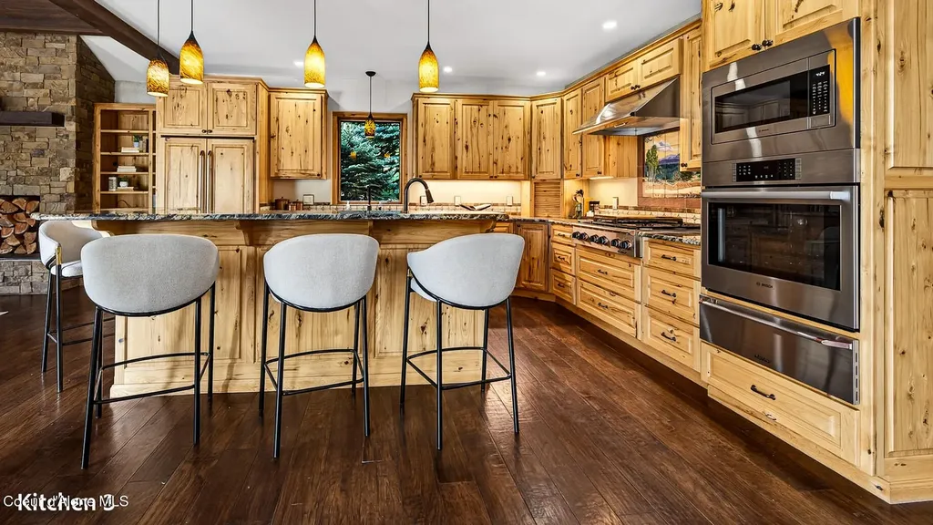 956 Carr Creek Road Sandpoint ID 83864