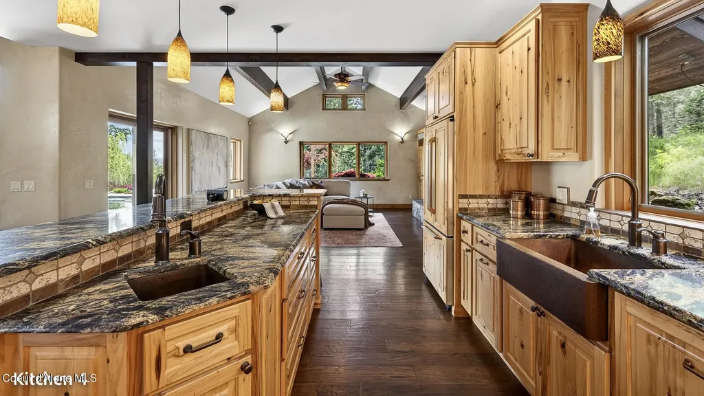 956 Carr Creek Road Sandpoint ID 83864