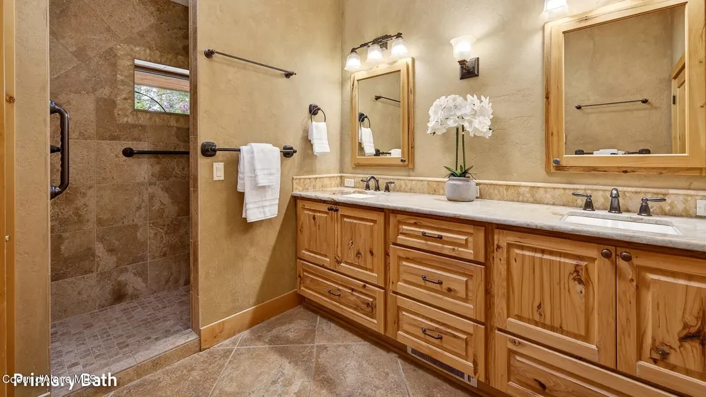 956 Carr Creek Road Sandpoint ID 83864