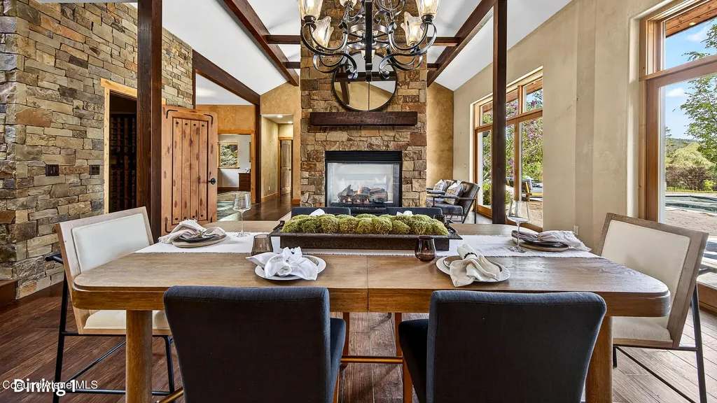 956 Carr Creek Road Sandpoint ID 83864