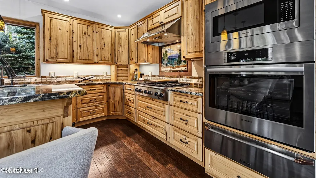 956 Carr Creek Road Sandpoint ID 83864