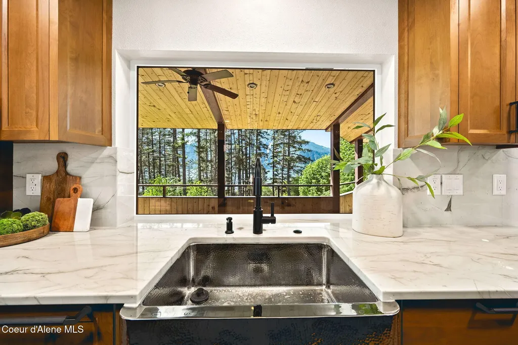 34532 N Terrace Drive Bayview ID 83803