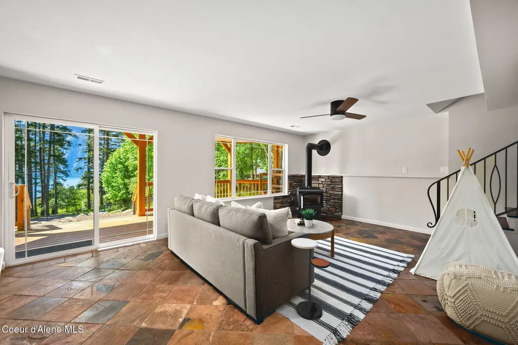 34532 N Terrace Drive Bayview ID 83803