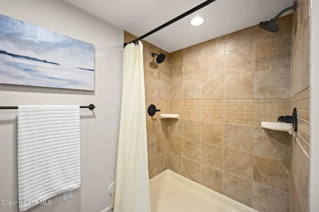 34532 N Terrace Drive Bayview ID 83803