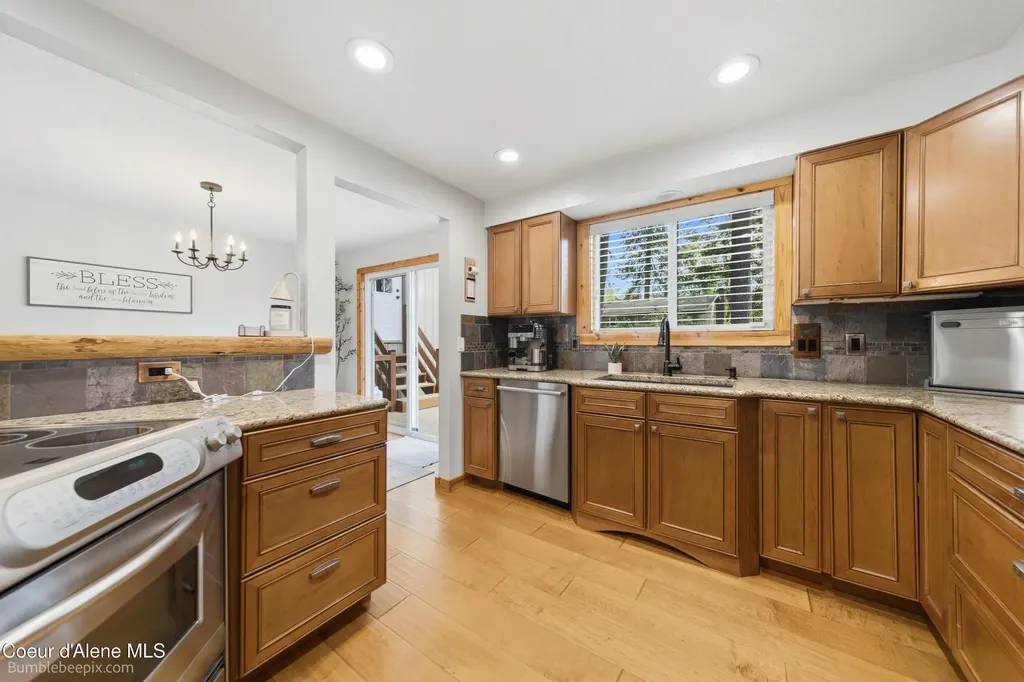 11982 N Emerald Drive Hayden ID 83835