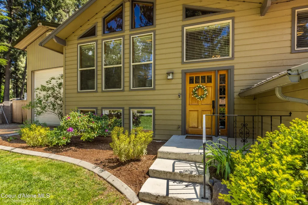 11982 N Emerald Drive Hayden ID 83835