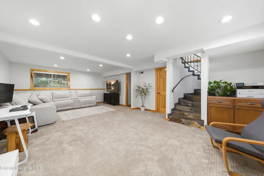 11982 N Emerald Drive Hayden ID 83835