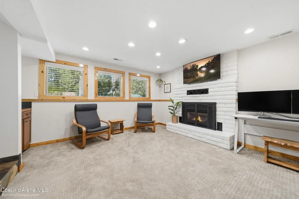 11982 N Emerald Drive Hayden ID 83835