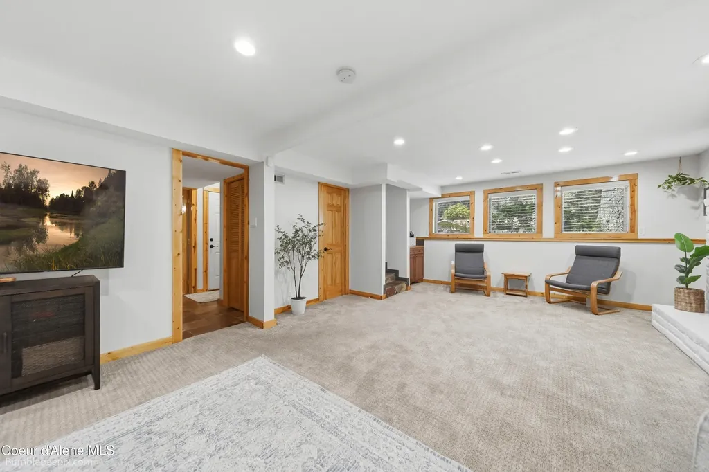 11982 N Emerald Drive Hayden ID 83835