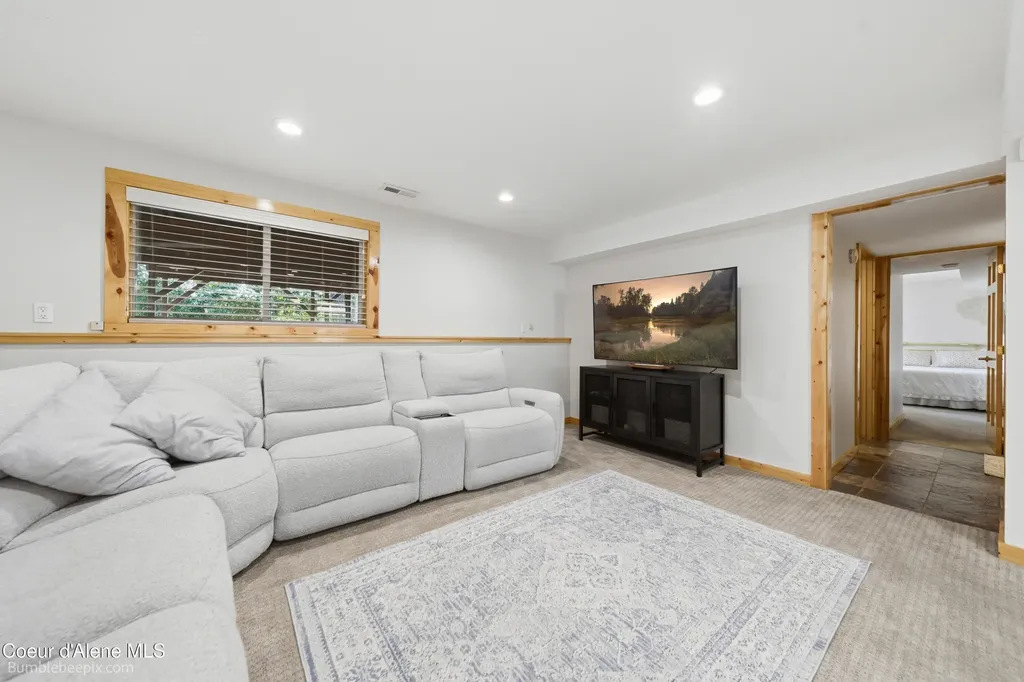11982 N Emerald Drive Hayden ID 83835