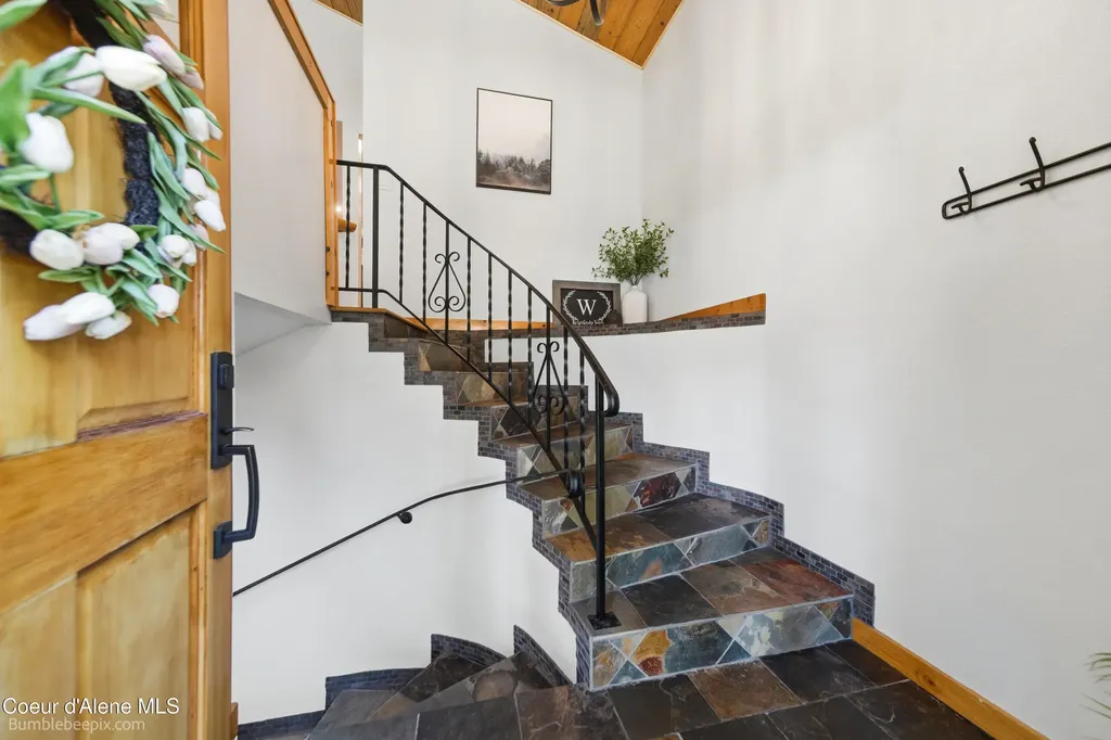 11982 N Emerald Drive Hayden ID 83835