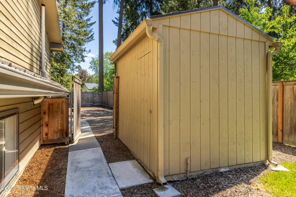 11982 N Emerald Drive Hayden ID 83835