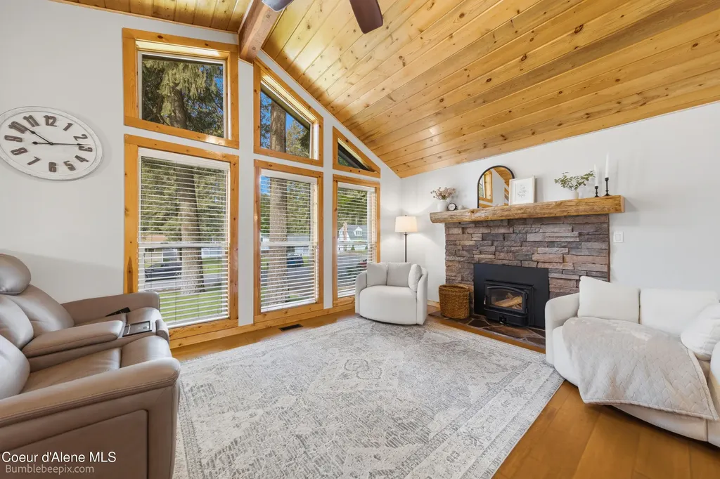 11982 N Emerald Drive Hayden ID 83835
