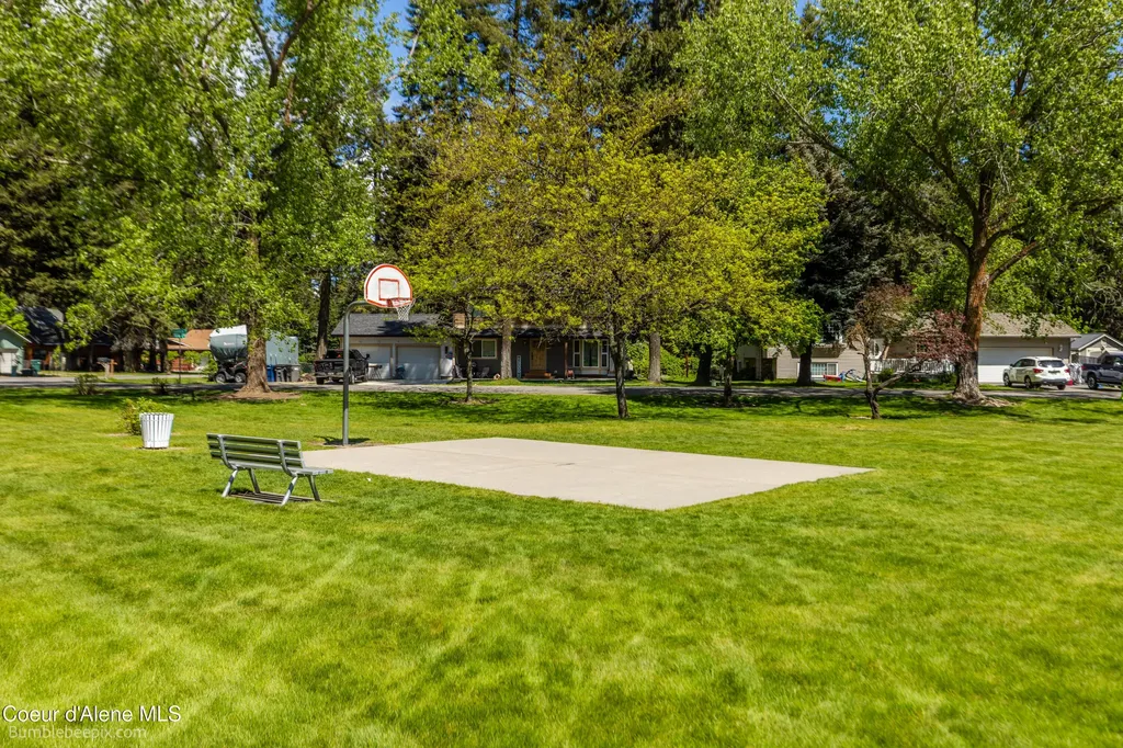 11982 N Emerald Drive Hayden ID 83835