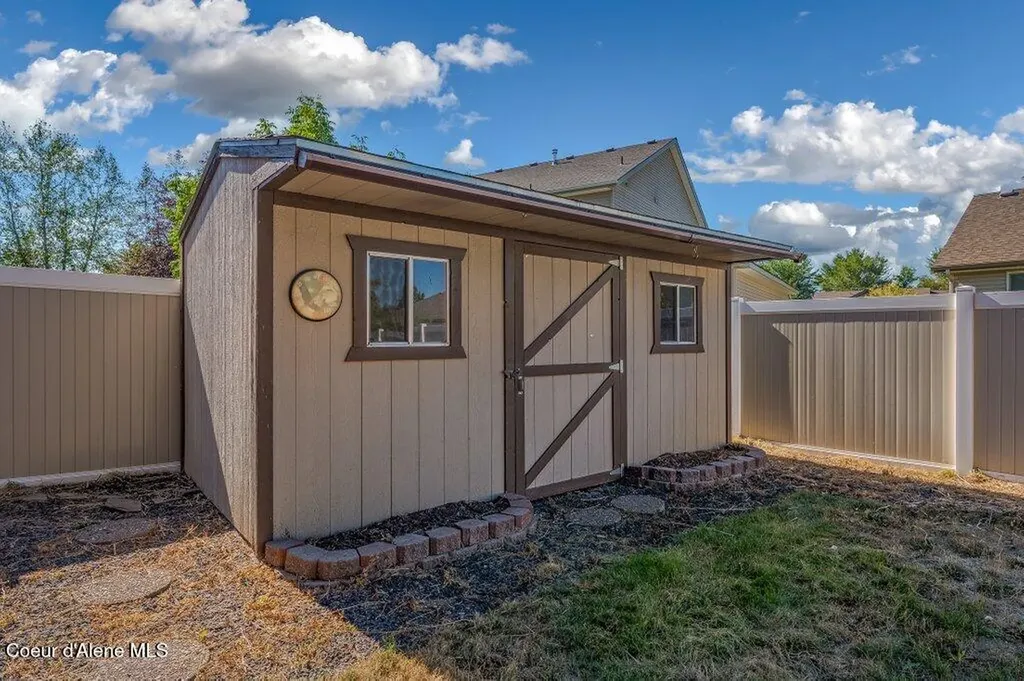 3141 E Thrush Drive Post Falls ID 83854